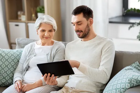 Navigating Your Role: A Guide for Adult Children Assisting Aging Parents with Finances and Health